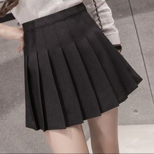 y2k high waisted black pleated mini tennis skirt